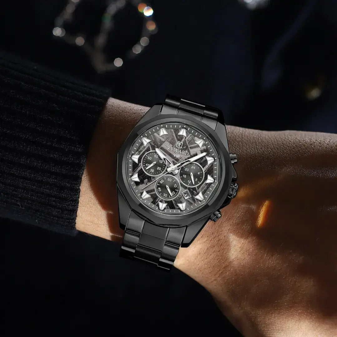 Relógio masculino preto reward vip no pulso