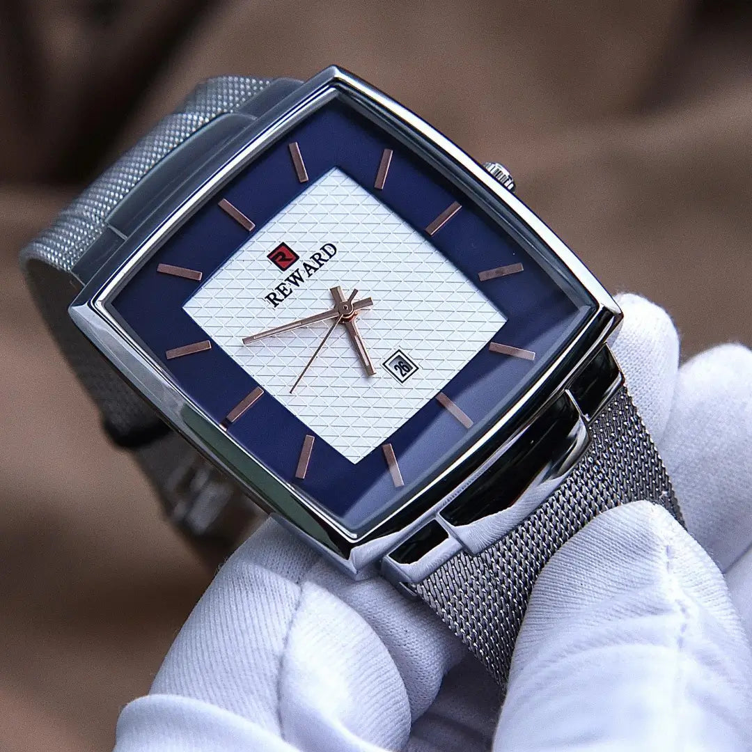 Close no mostrador do relógio masculino prata Reward VIP Monaco Date com design elegante e acabamento metálico refinado