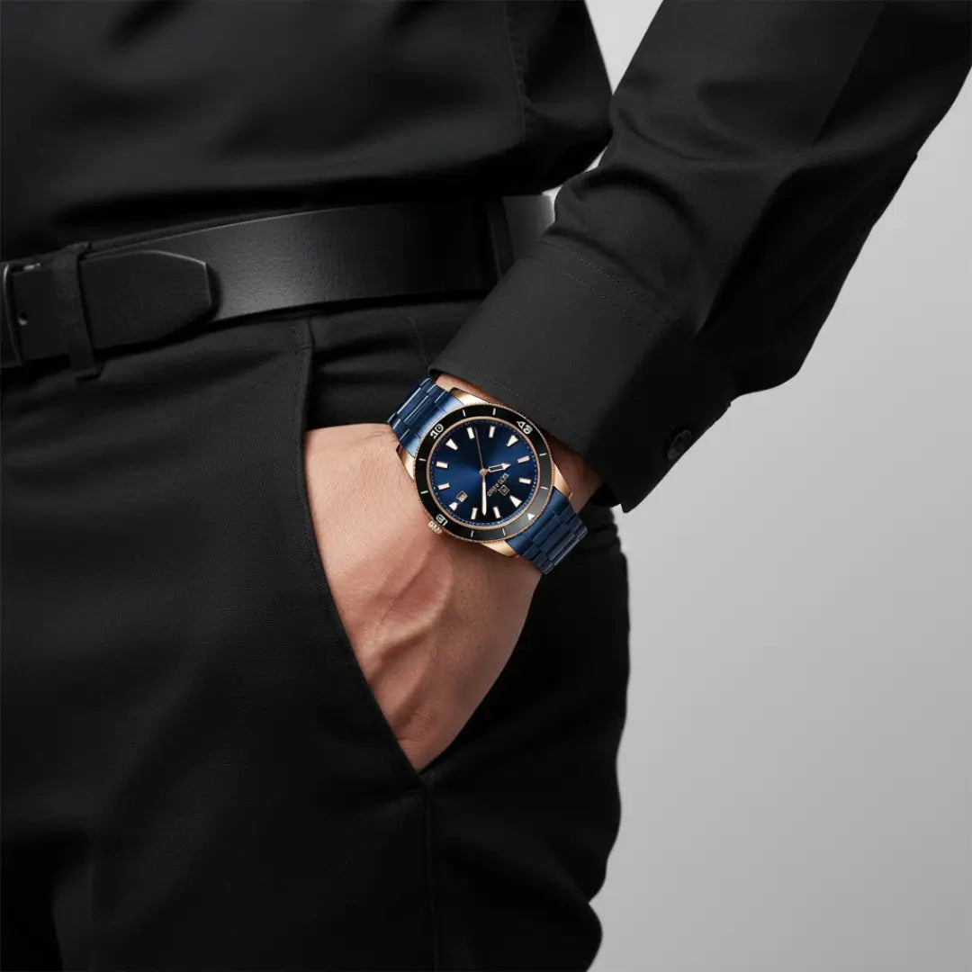 Relógio casual masculino azul Reward VIP Heritage 42mm com pulseira de aço visto sob o pulso