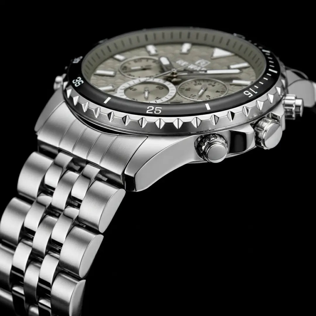 Relógio casual masculino prata com bisel canelado Reward VIP Essence 45 mm vista do cristal e botões