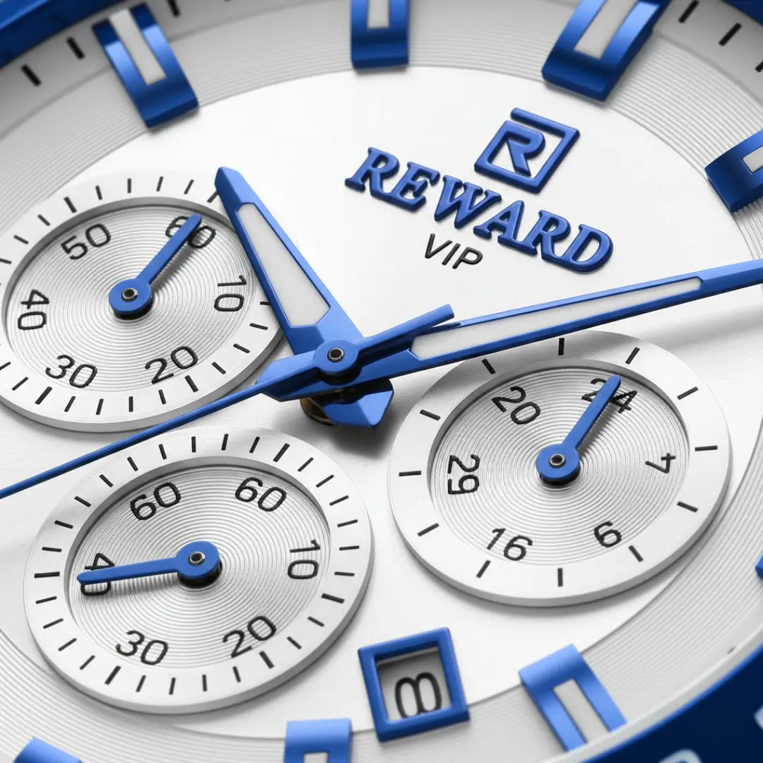 Relógio casual masculino prata Navigator Master 44mm com vista do mostrador branco destacando seu cronógrafo e ponteiros azuis