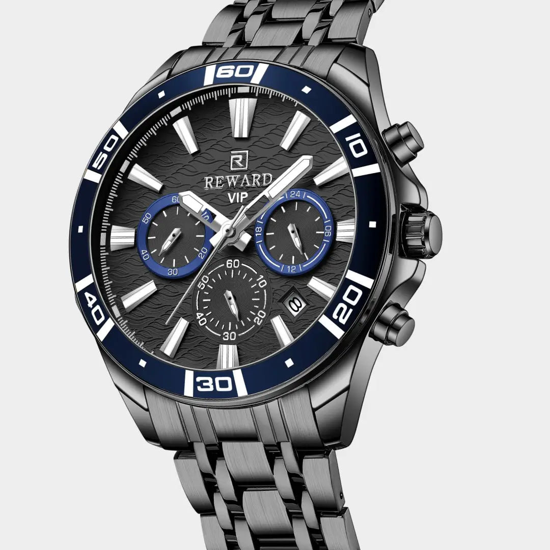 Relógio casual masculino preto com detalhes em azul Reward VIP Essence 44mm visto em ângulo 3/4
