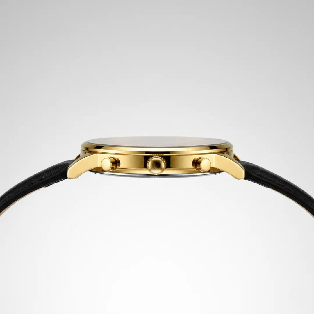 Vista lateral da caixa do relógio clássico masculino Reward VIP Linéar Gold em fundo clean