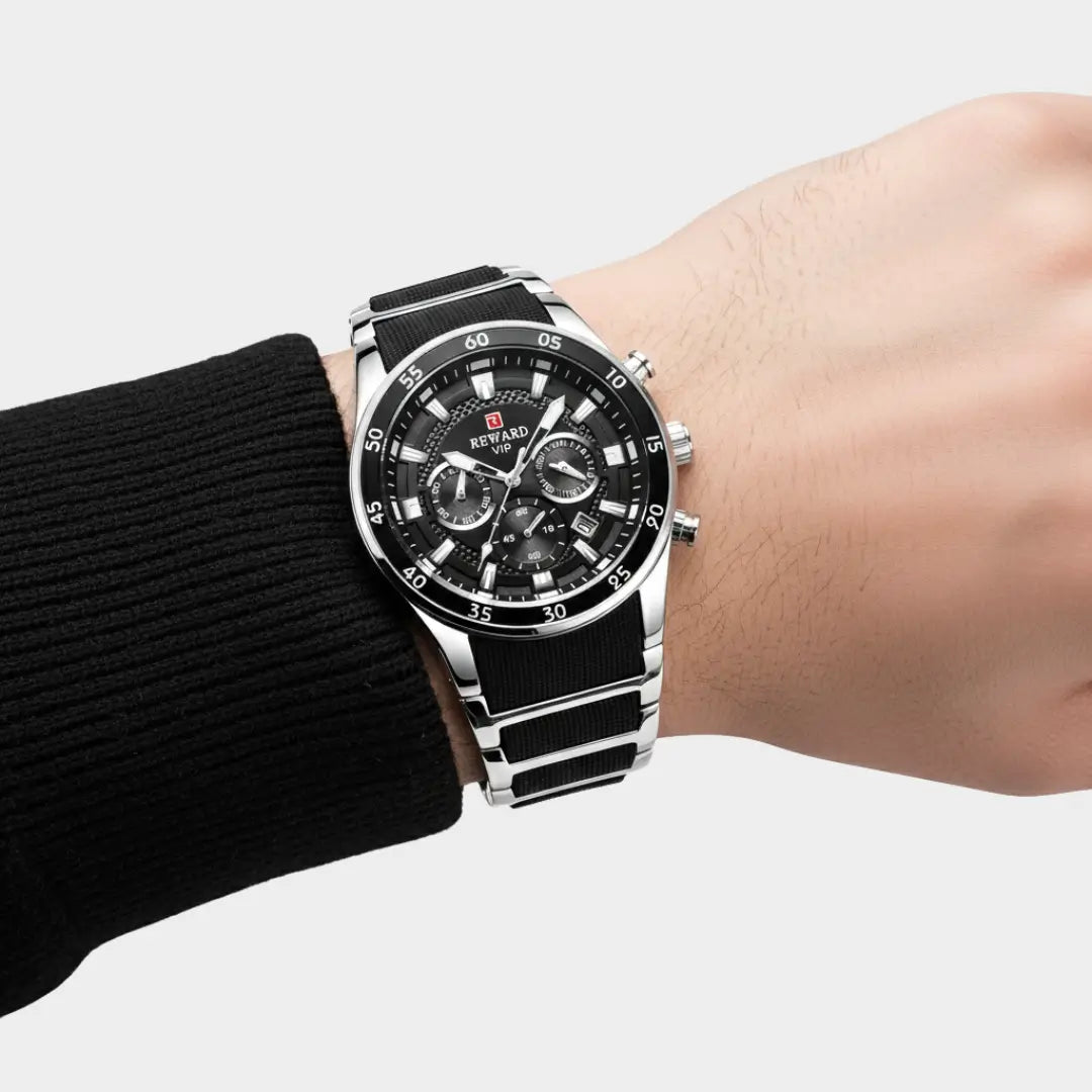 Relógio esportivo masculino Cronos prata no pulso, com visual robusto e moderno