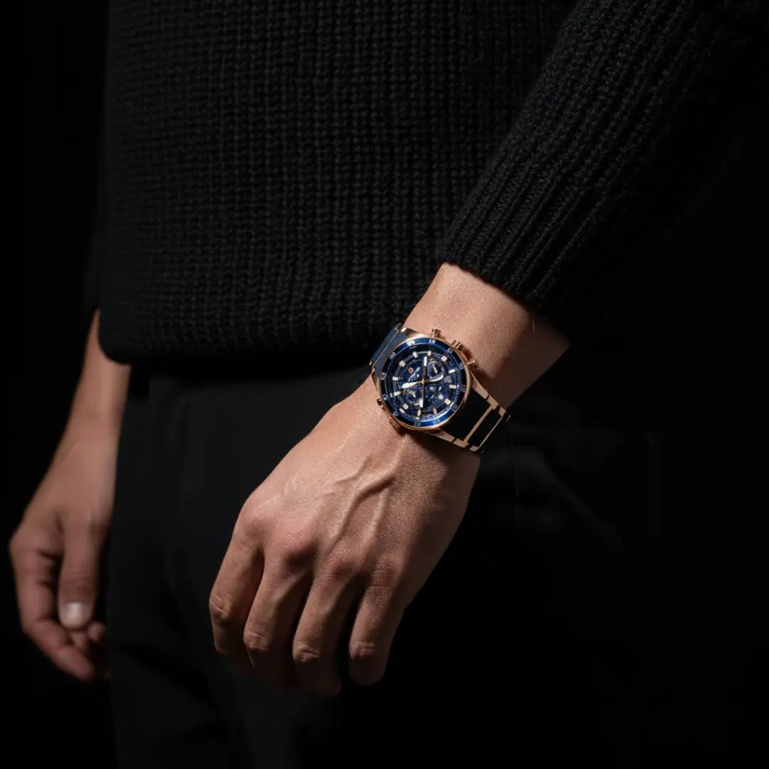 Relógio esportivo masculino Cronos rose gold com mostrador azul no pulso