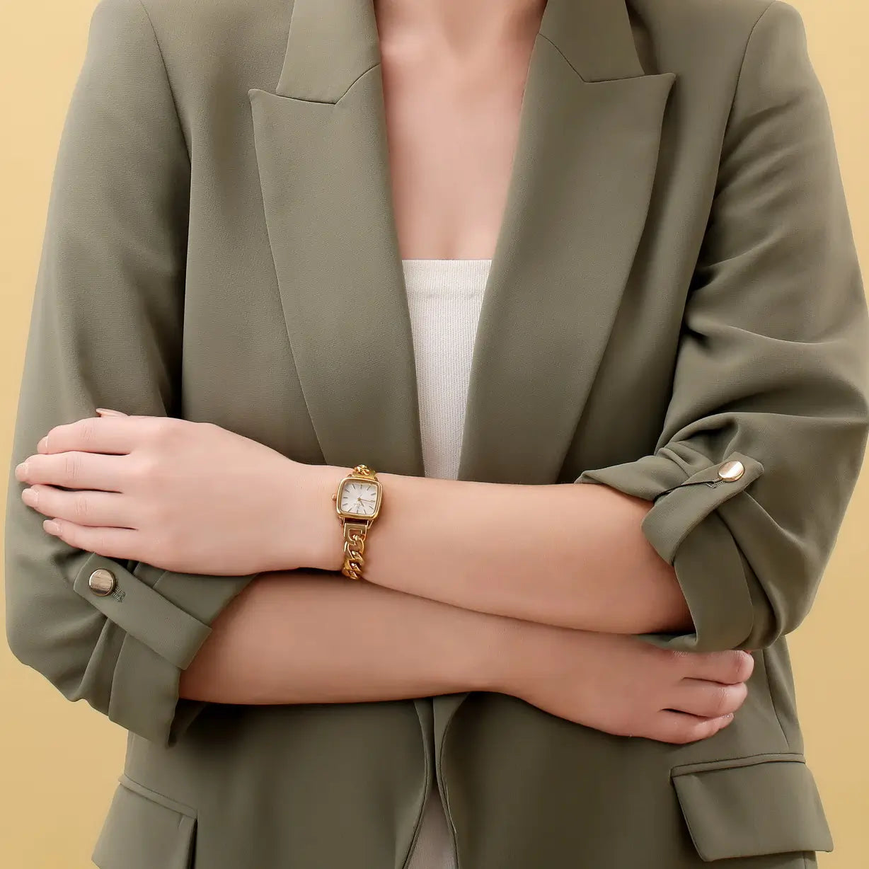 Relógio feminino pequeno dourado Reward VIP Square de 30 milímetros com design minimalista elegante