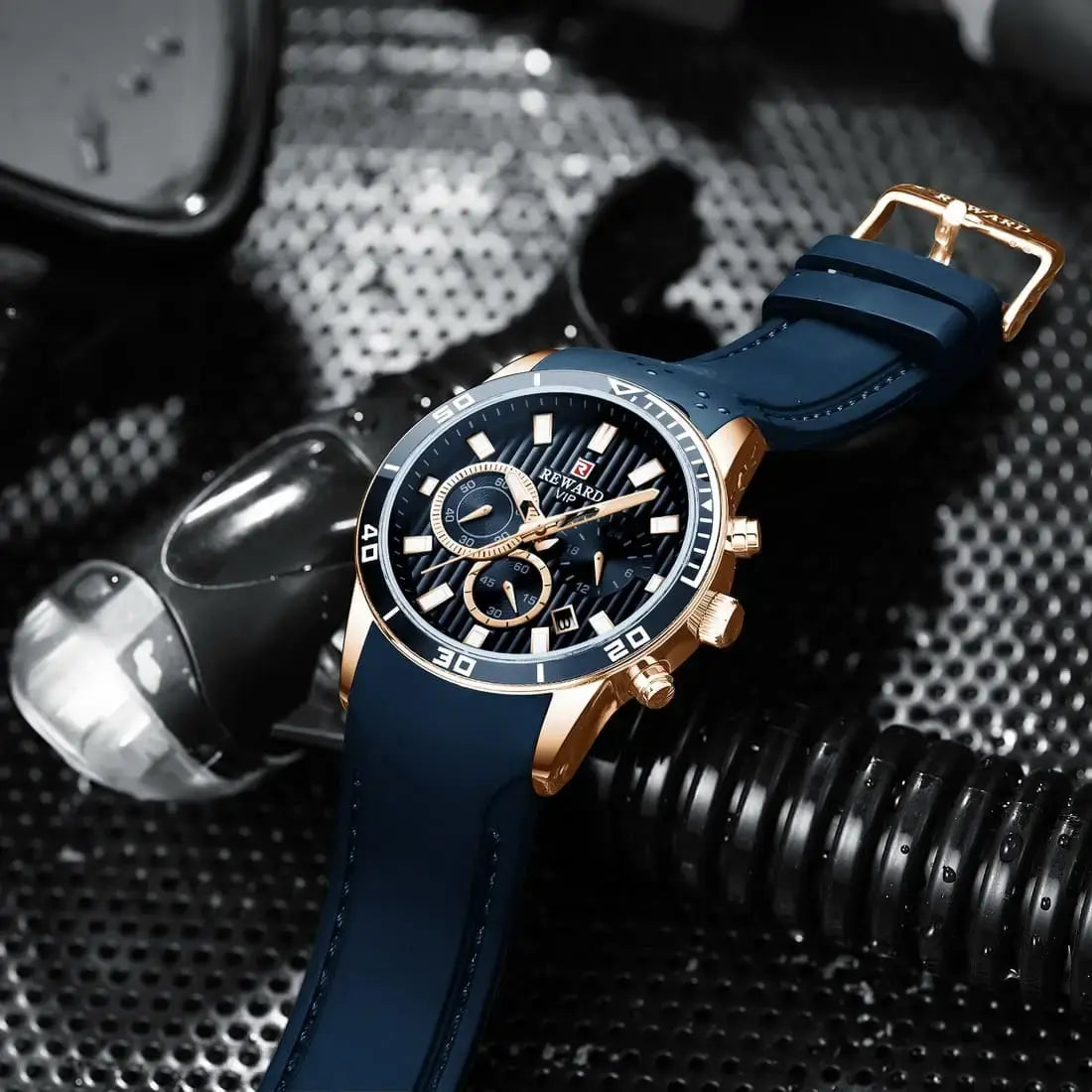 Detalhe da caixa em aço dourado do Aurion Sport, com acabamento polido e bisel esportivo.