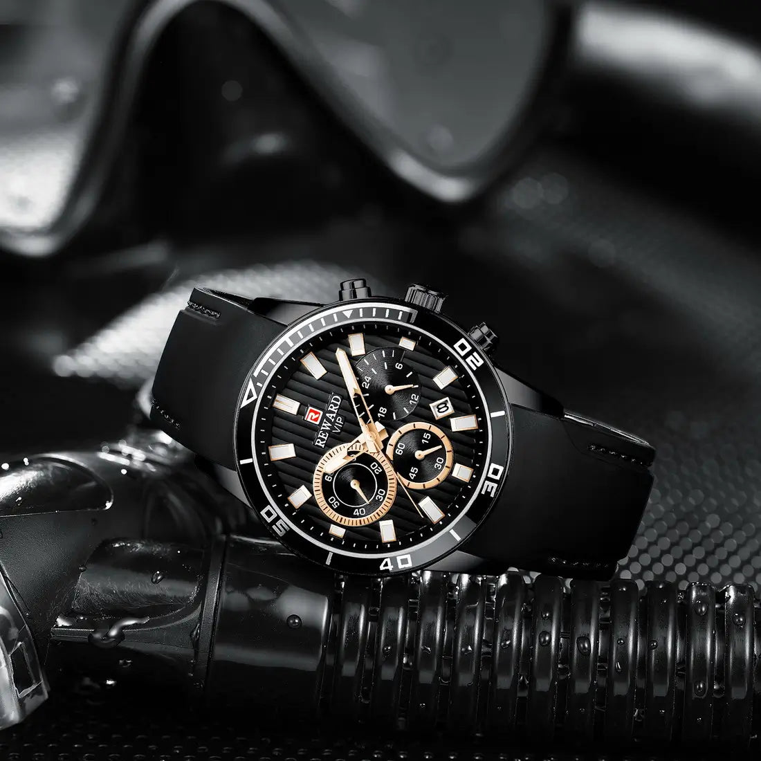 Mostrador do relógio masculino esportivo preto Reward VIP Aurion com marcadores em destaque, visual robusto e detalhes precisos para leitura clara e estilo esportivo moderno