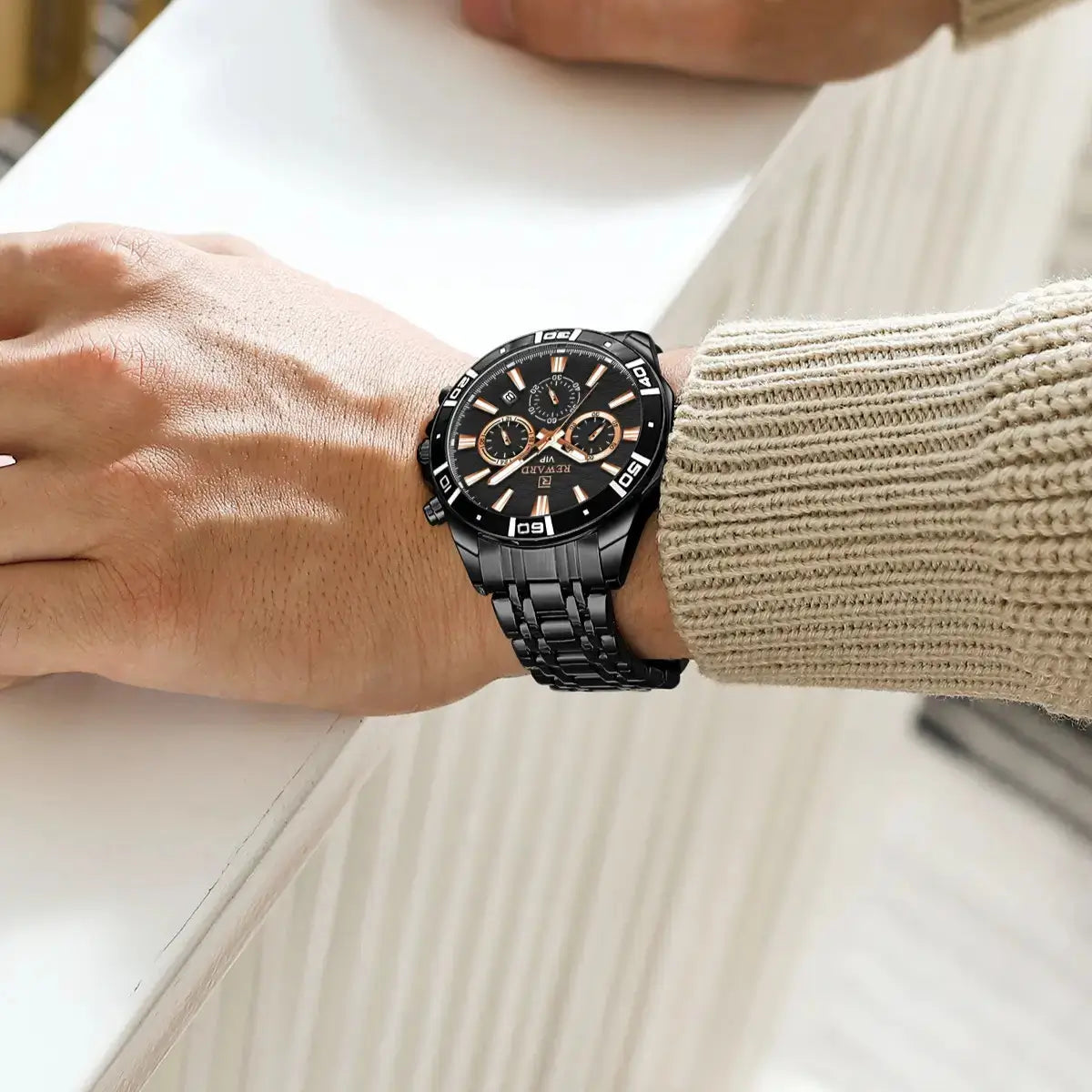 Relógio Masculino Preto e dourado Reward VIP Essence com movimento quartzo no pulso