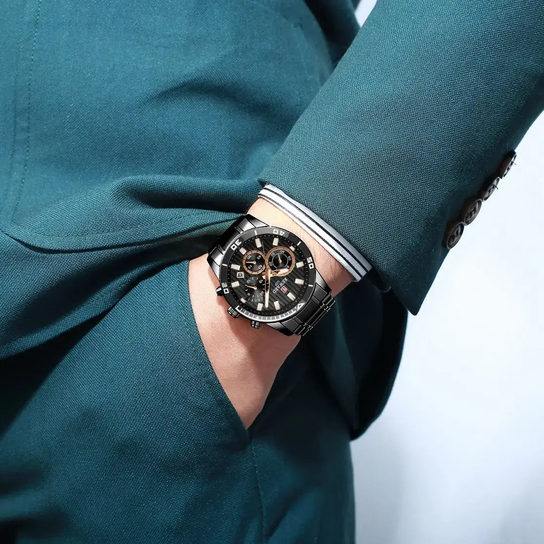 Relógio masculino Preto social Reward VIP Aurion no pulso, seu design discreto preto elegante e sofisticado com mostrador preto