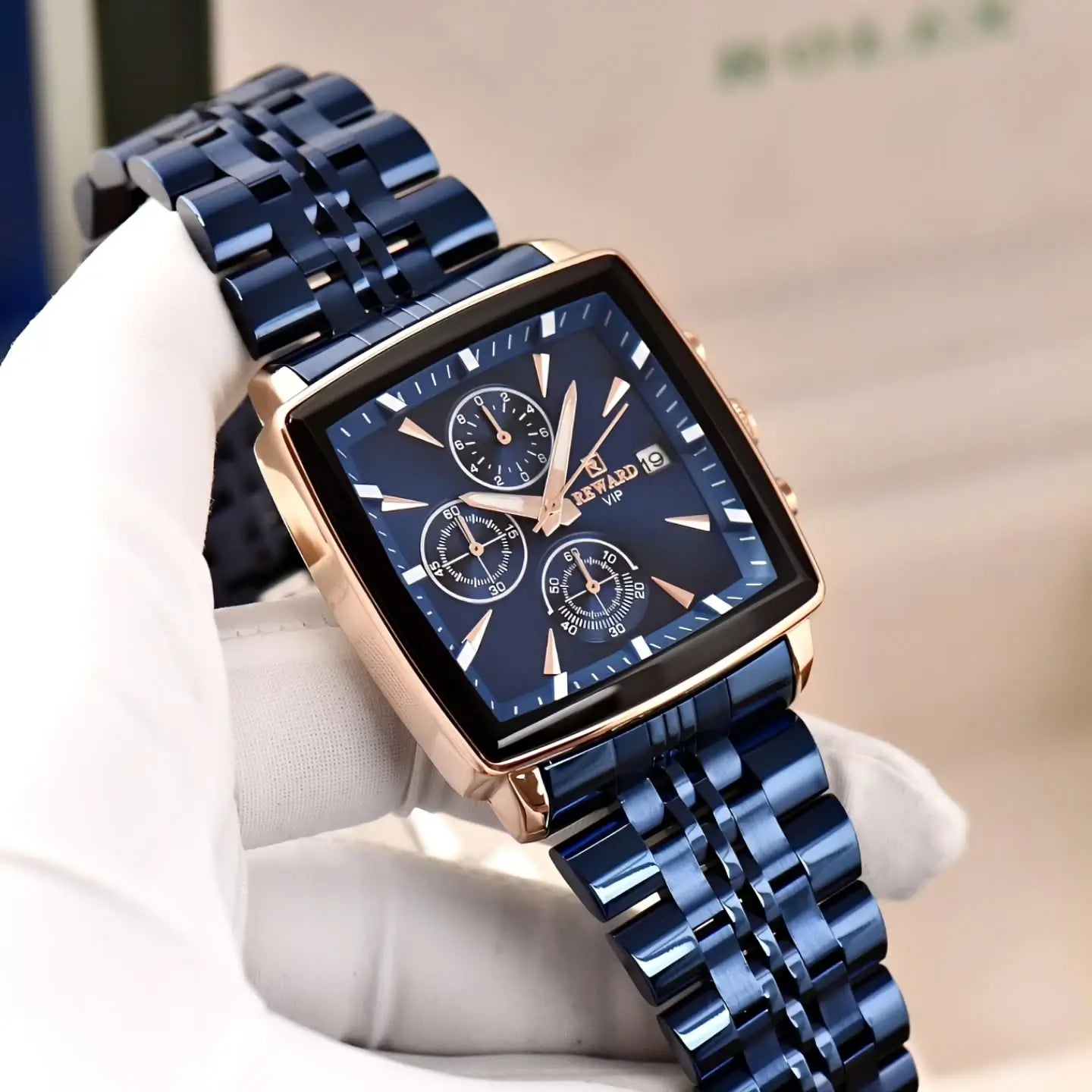 Relógio masculino quadrado azul Reward VIP Monaco mostrando mostrador, caixa robusta e pulseira metálica em destaque