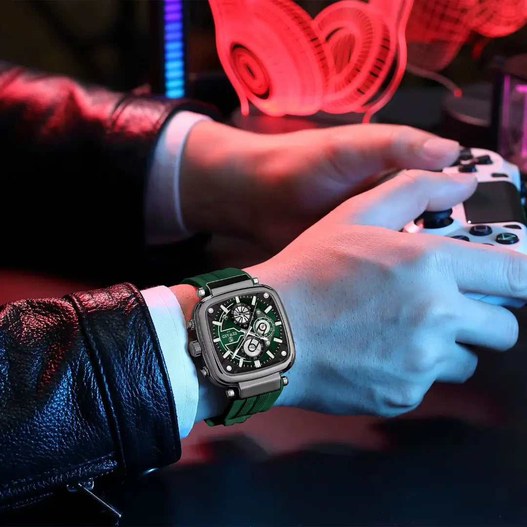 Relógio masculino quadrado verde REWARD VIP no pulso – estilo moderno e casual