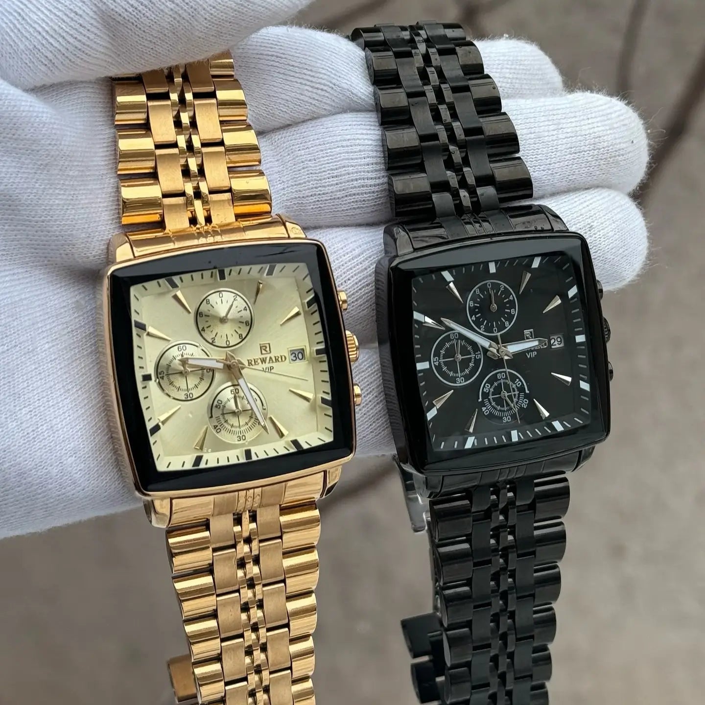 Relógio quadrado masculino dourado monaco chronograph vista frontal completa