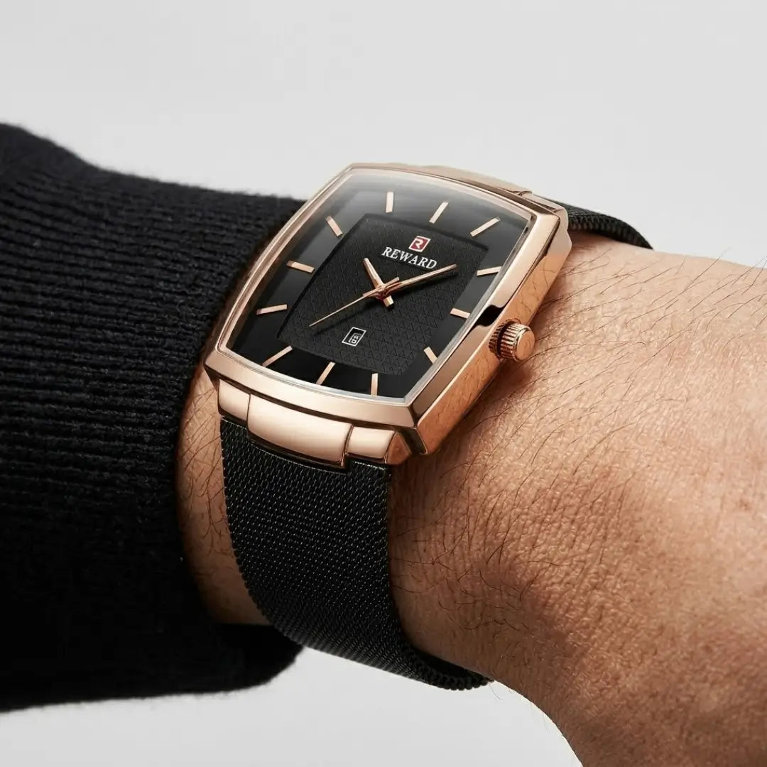 Relógio quadrado masculino preto com caixa rose gold Reward VIP Monaco Date 37mm com vista no pulso em outro ângulo