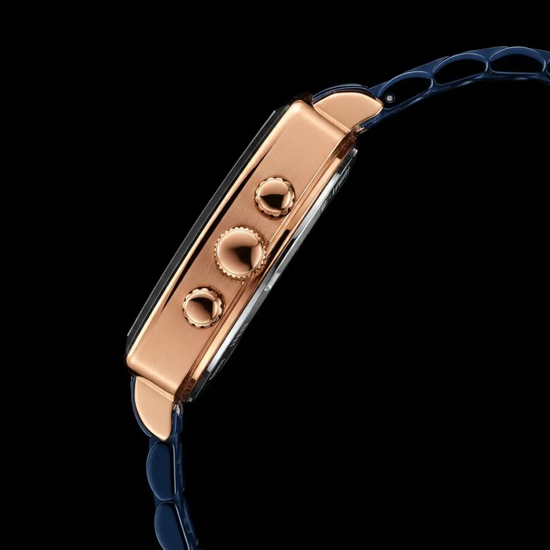 Relógio quadrado masculino de perfil social Monaco Chronograph visto da lateral da caixa