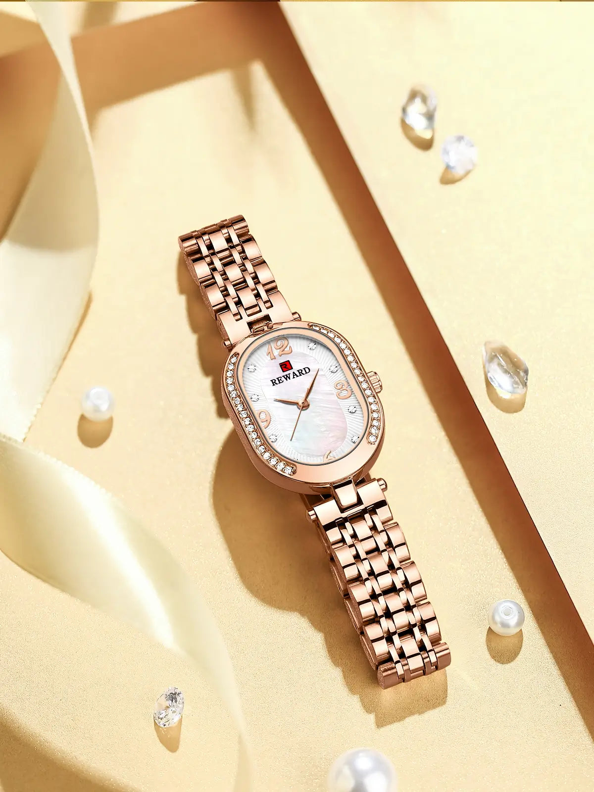 Relógio oval feminino em rose gold com pulseira em aço inoxidável