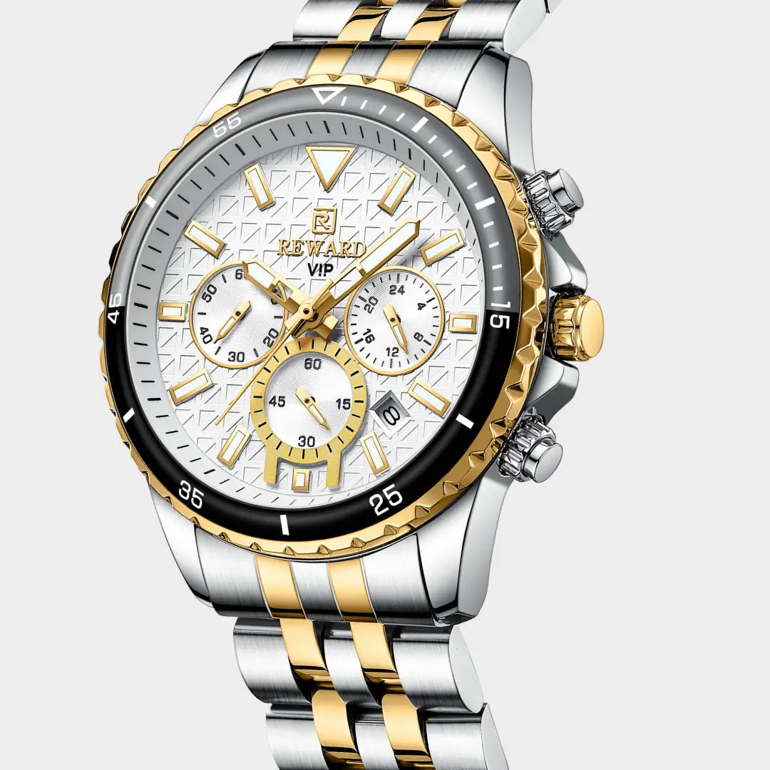 Relógio casual masculino prata com dourado Reward VIP Essence 45 mm com bisel canelado visto em ângulo de 3/4