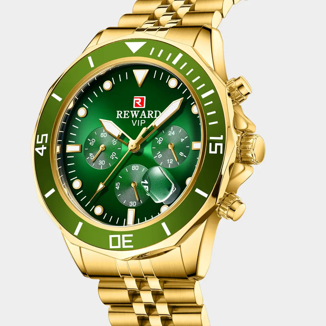 Relógio casual masculino dourado Atlas 44 mm visto em ângulo 3/4, com mostrador dourado e pulseira em aço