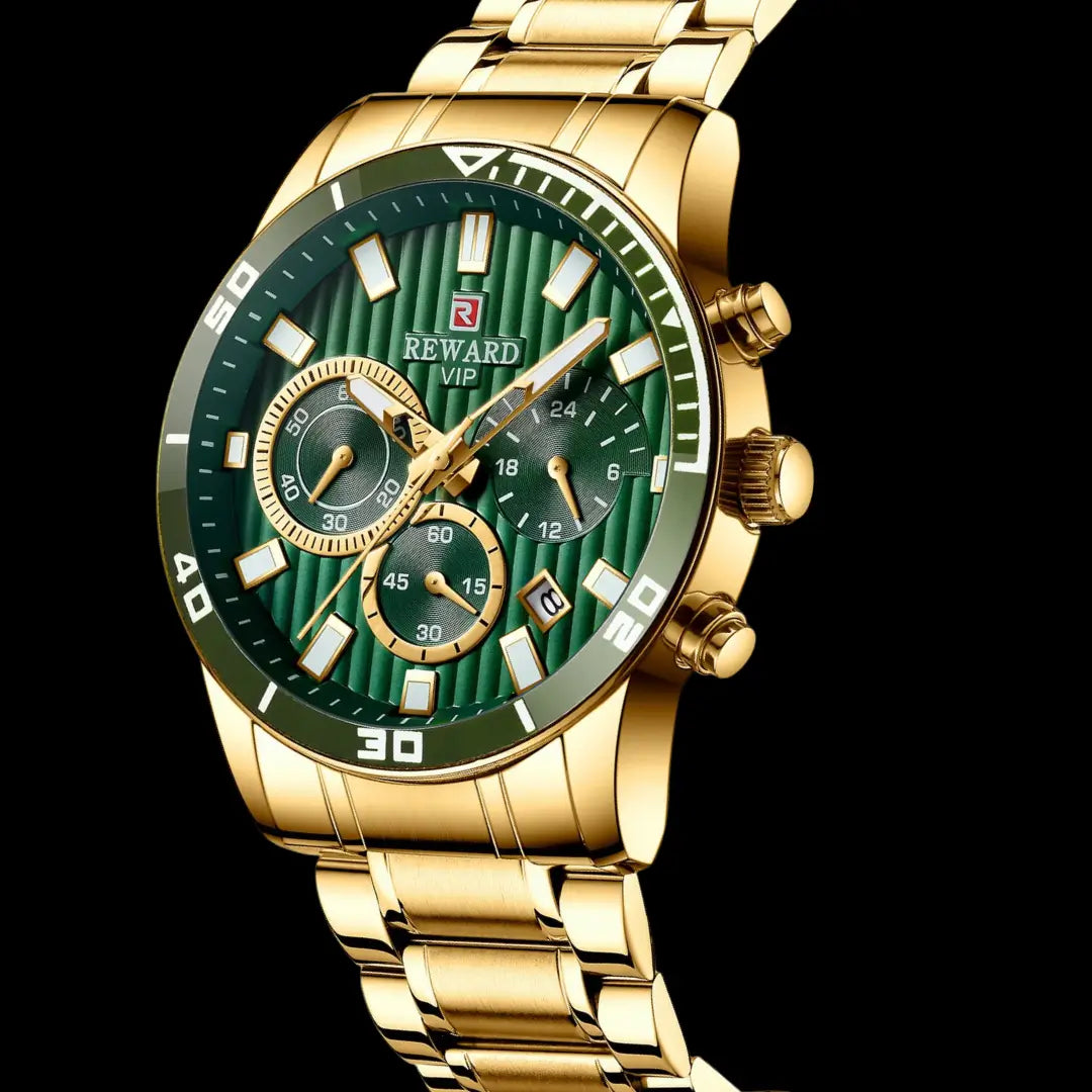 Relógio casual masculino dourado com mostrador verde e cronógrafo Reward VIP Aurion 44mm visto em ângulo de 3/4