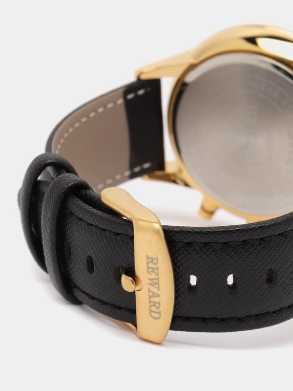 Detalhe da pulseira de couro e do fecho tipo fivela do relógio clássico masculino Reward VIP Linéar Gold