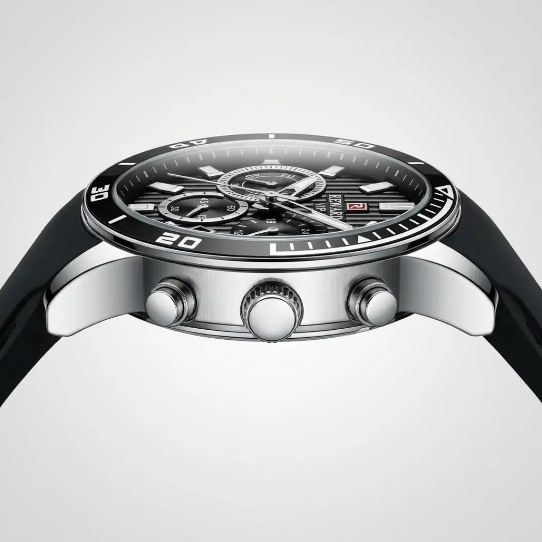 Relógio esportivo masculino preto com detalhes prata com vista de perfil lateral do modelo Reward VIP Aurion Sport 44mm