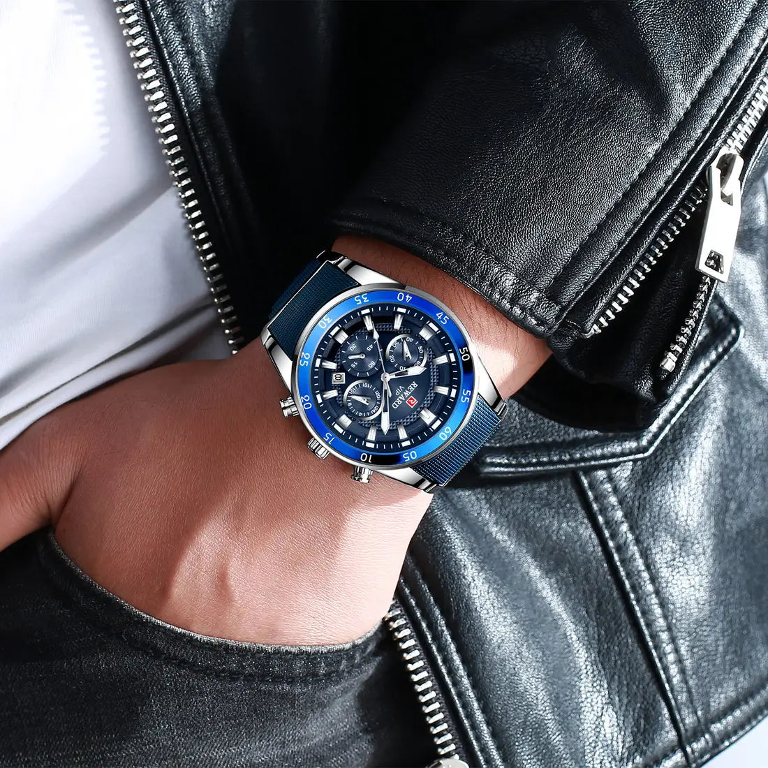 Relógio masculino azul Reward VIP Cronos Sport no pulso, exibindo design esportivo, mostrador impactante e ajuste confortável para o dia a dia
