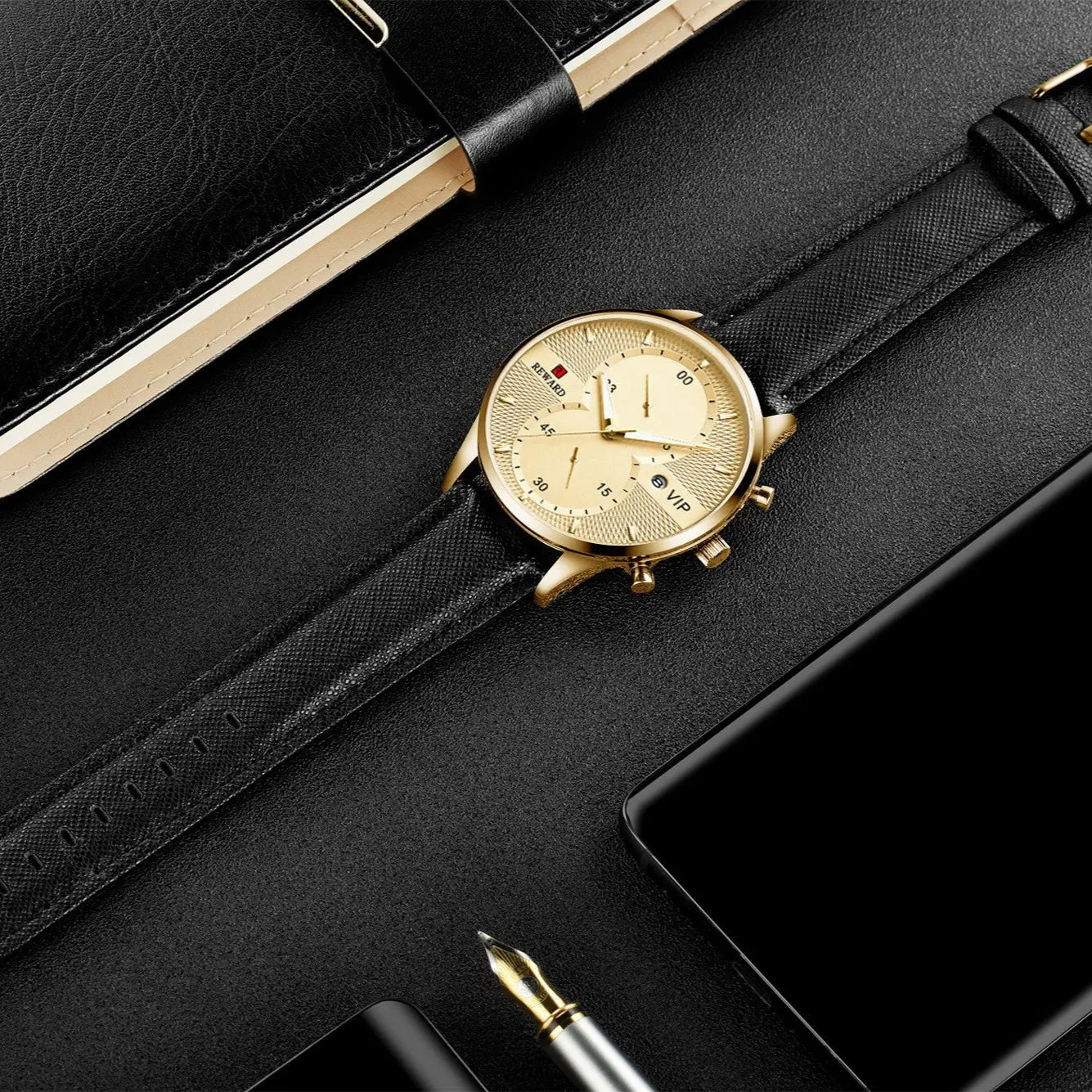 Relógio masculino dourado com pulseira de couro Reward VIP Linéar com movimento quartzo