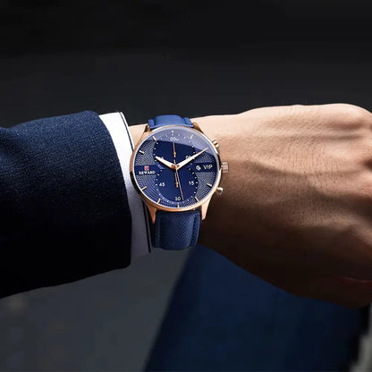 Relógio azul minimalista no pulso masculino – Linéar Reward Vip
