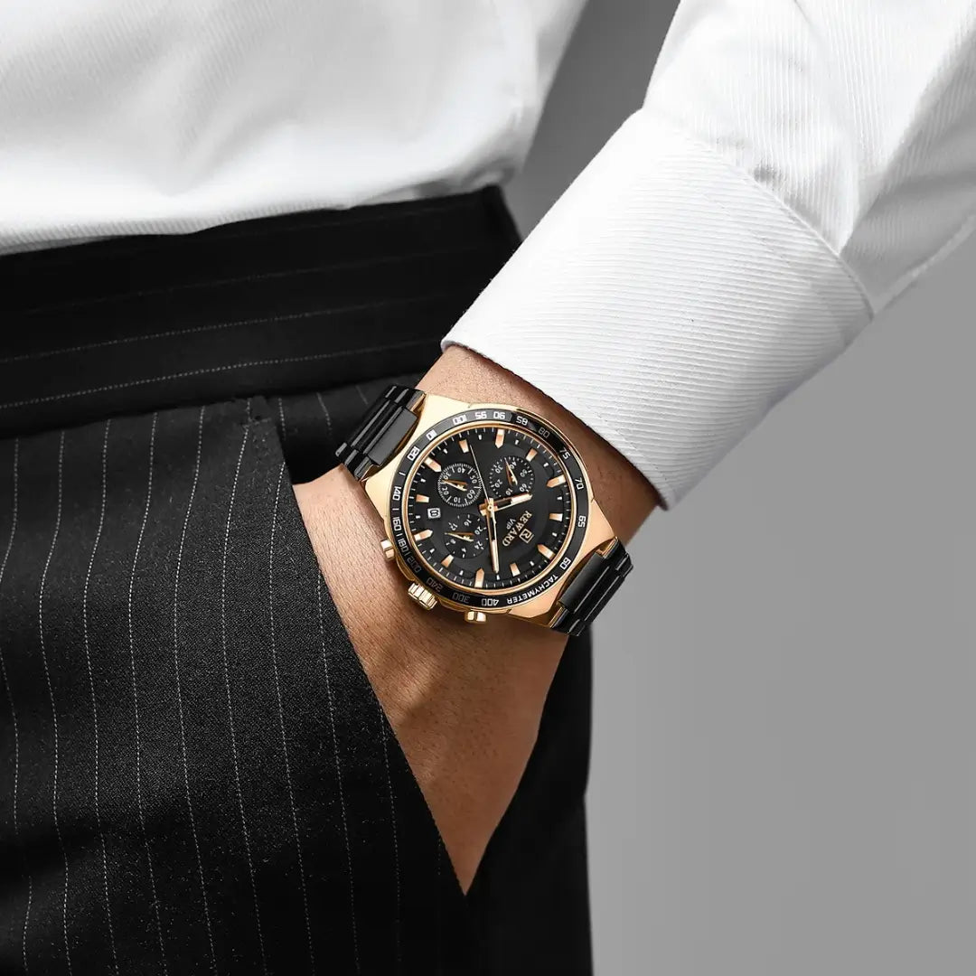 O REWARD VIP Magnus é mais que um relógio: é um símbolo de elegância. Design preto e dourado imponente, cronógrafo funcional e presença marcante no pulso masculino. O luxo acessível que transforma seu visual.