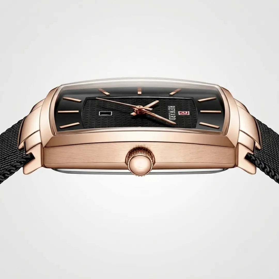 Relógio quadrado masculino preto com caixa rose gold Reward VIP Monaco Date 37mm com vista de perfil lateral com foco na coroa