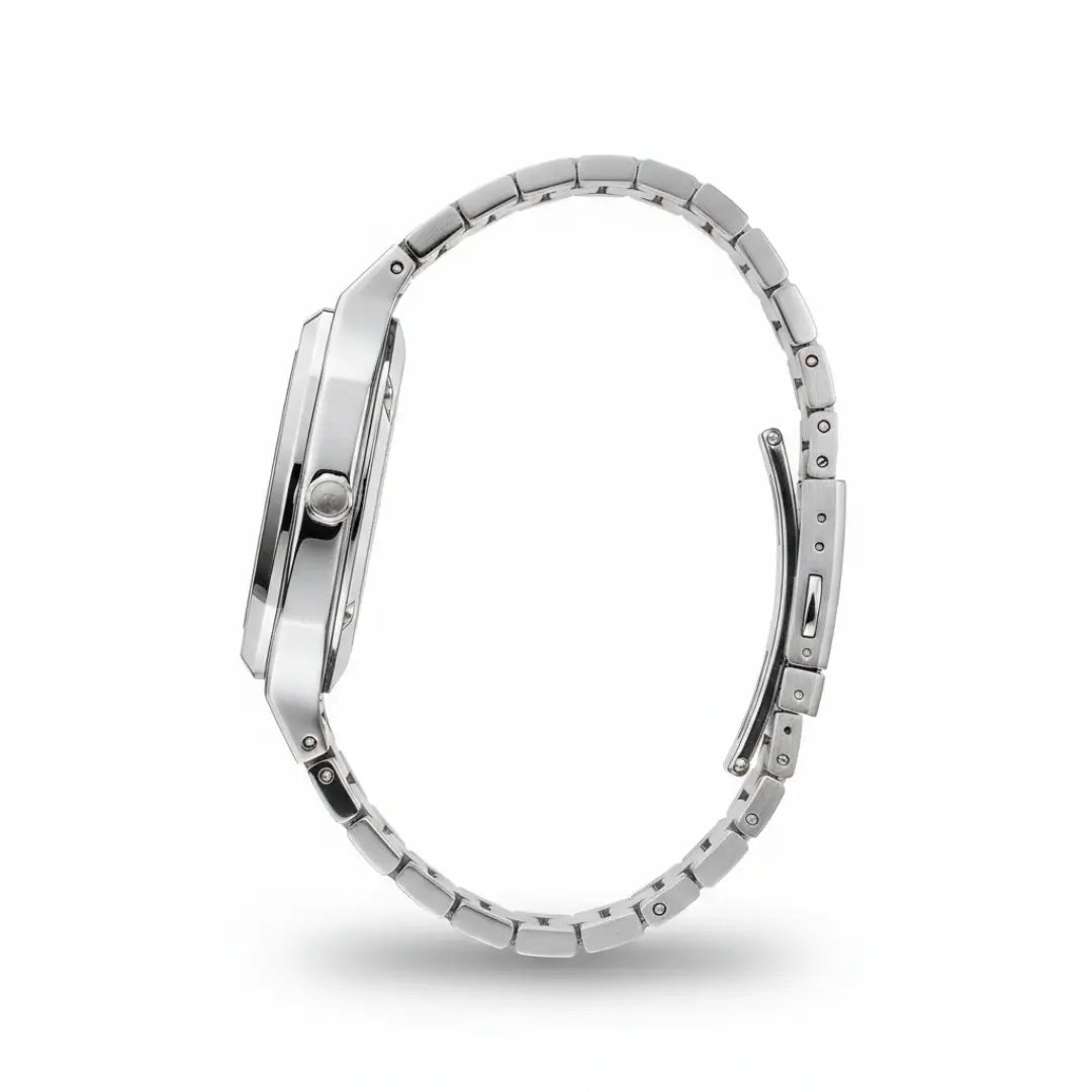 Vista lateral completa do relógio social masculino Signature prata, com caixa octogonal de 38mm e mostrador verde.