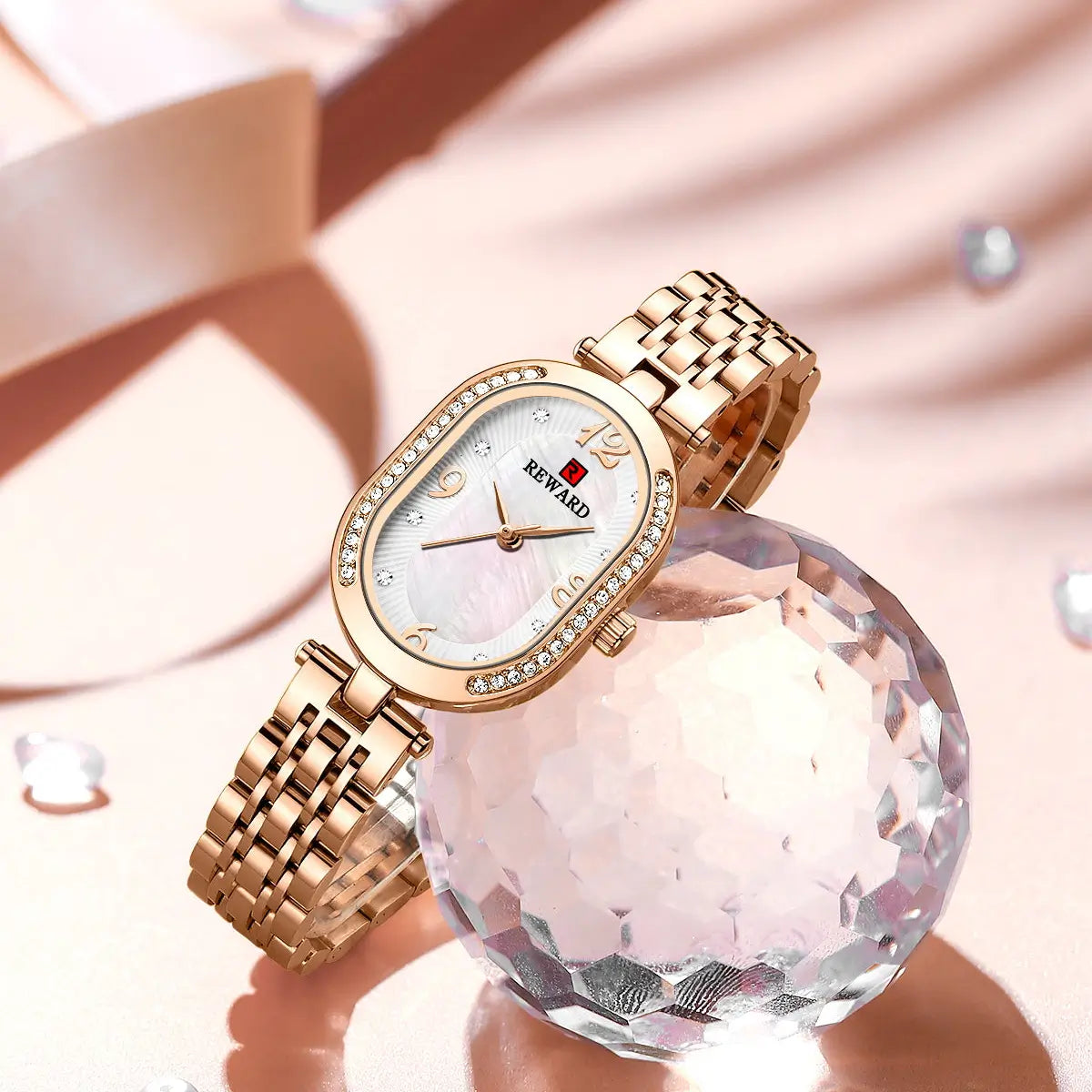 Relógio pequeno feminino rose gold Reward VIP Octávia Mini com vista completa do modelo