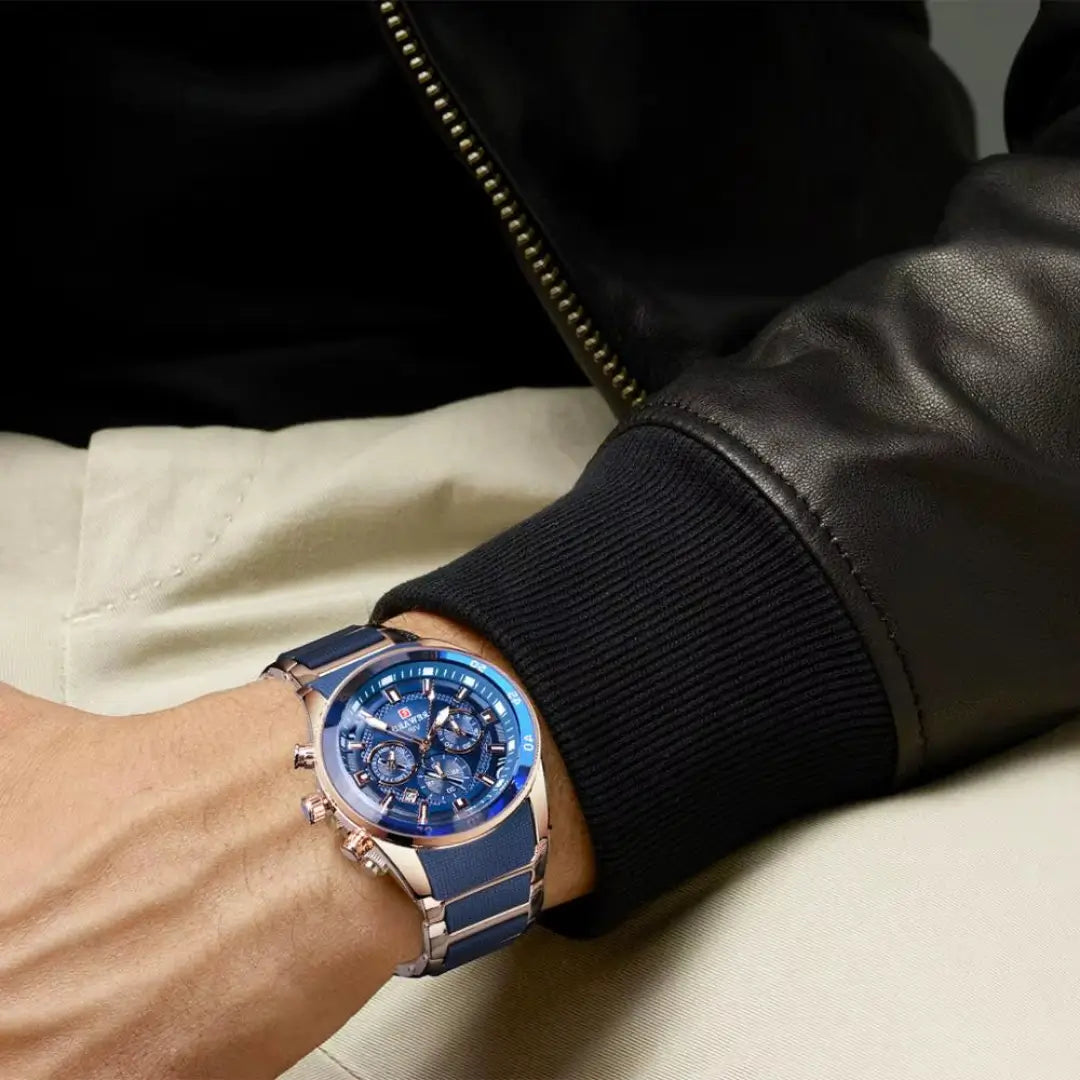 Relógio masculino REWARD VIP usado com jaqueta preta. Um acessório de luxo que transforma o estilo com elegância e presença marcante.